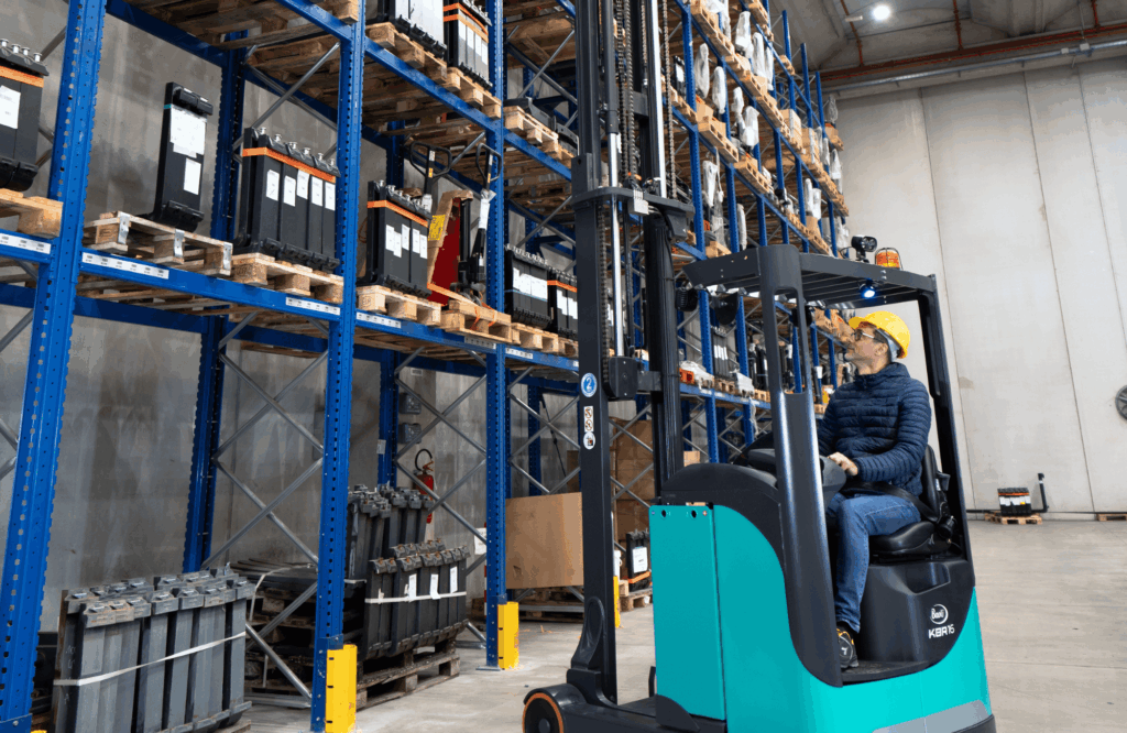 Baoli reachtruck in magazijn